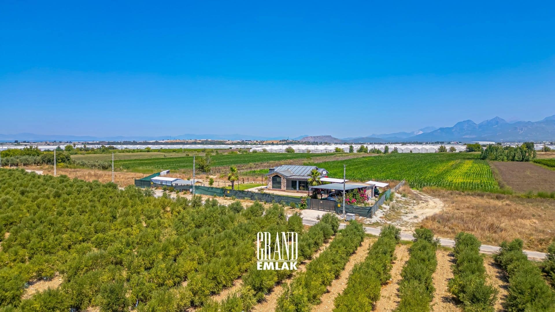 ANTALYA EMİNCELERDE 16 DÖNÜM ARSA_DA SATILIK MÜSTAKİL VİLLA (18)