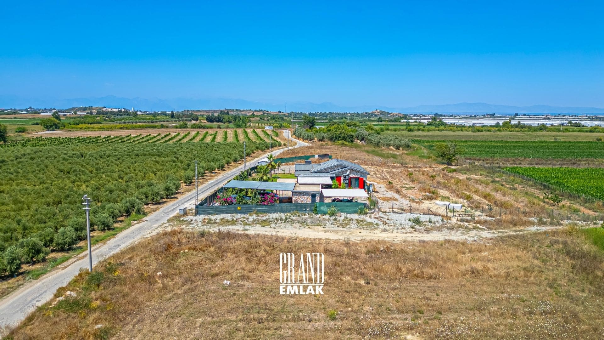 ANTALYA EMİNCELERDE 16 DÖNÜM ARSA_DA SATILIK MÜSTAKİL VİLLA (19)