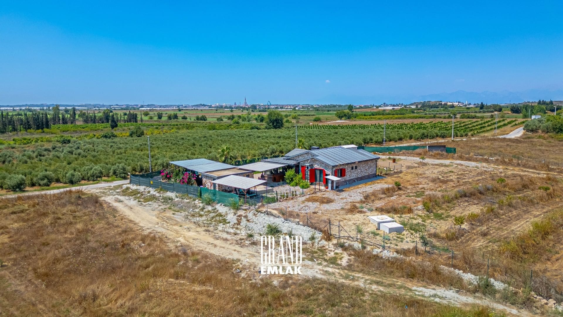 ANTALYA EMİNCELERDE 16 DÖNÜM ARSA_DA SATILIK MÜSTAKİL VİLLA (20)