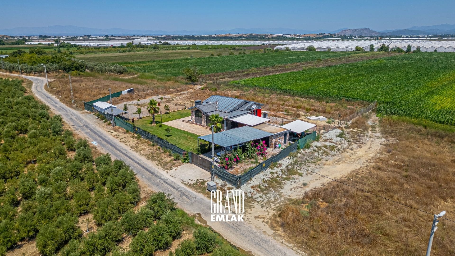 ANTALYA EMİNCELERDE 16 DÖNÜM ARSA_DA SATILIK MÜSTAKİL VİLLA (5)