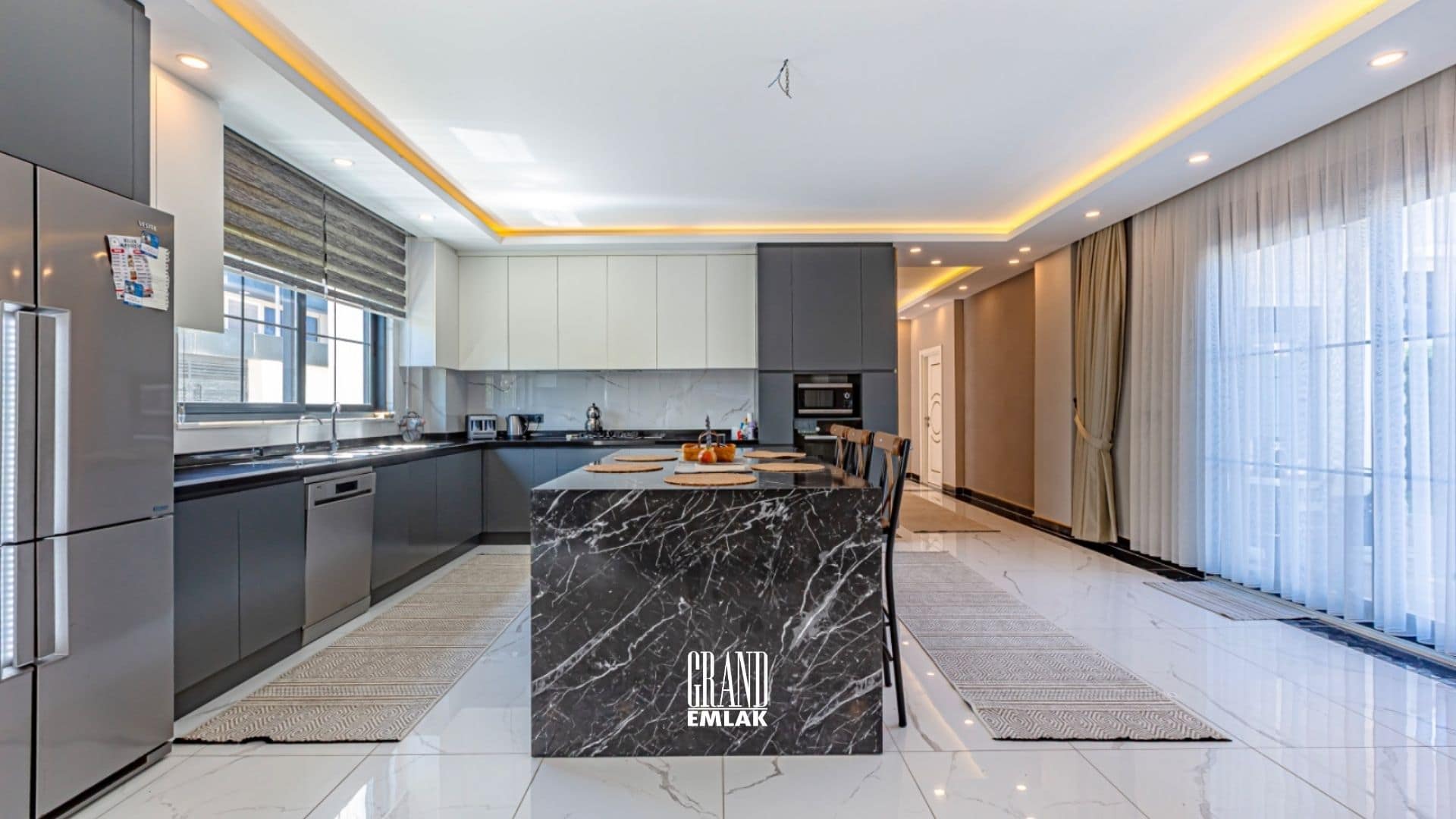 Belek’te 600 m² Köşe Parselde Özel Tasarımlı Satılık (29)