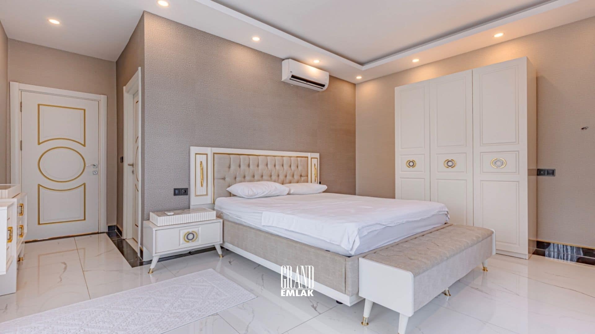 Belek’te 600 m² Köşe Parselde Özel Tasarımlı Satılık (37)