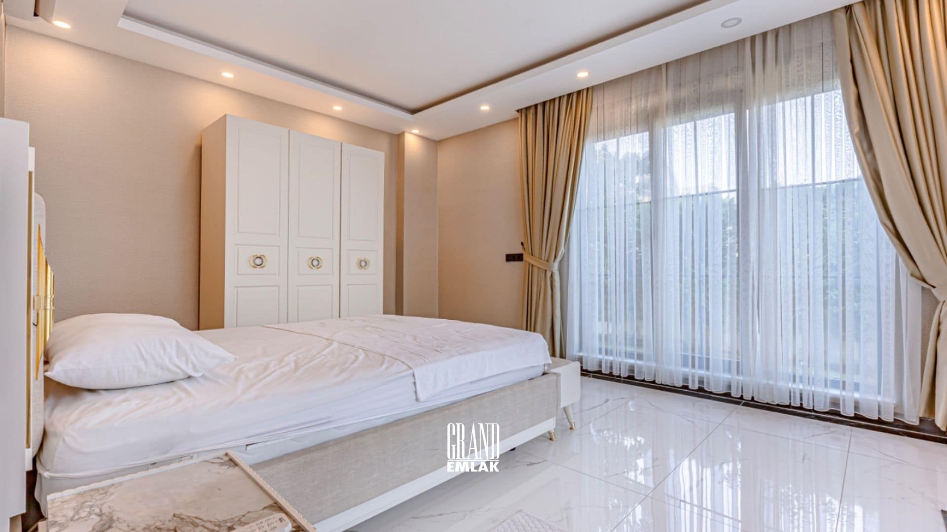 Belek’te 600 m² Köşe Parselde Özel Tasarımlı Satılık (38)
