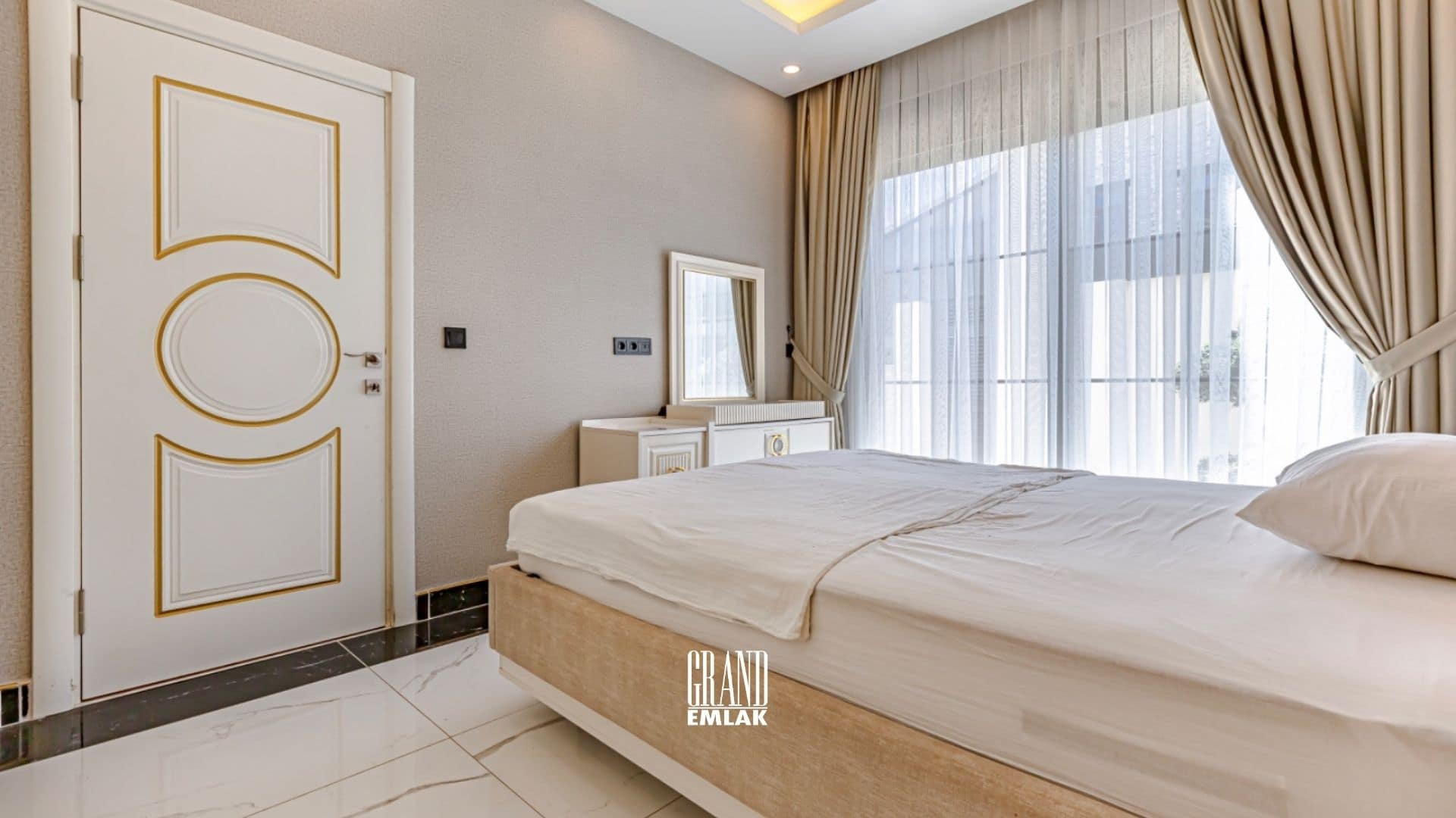 Belek’te 600 m² Köşe Parselde Özel Tasarımlı Satılık (41)