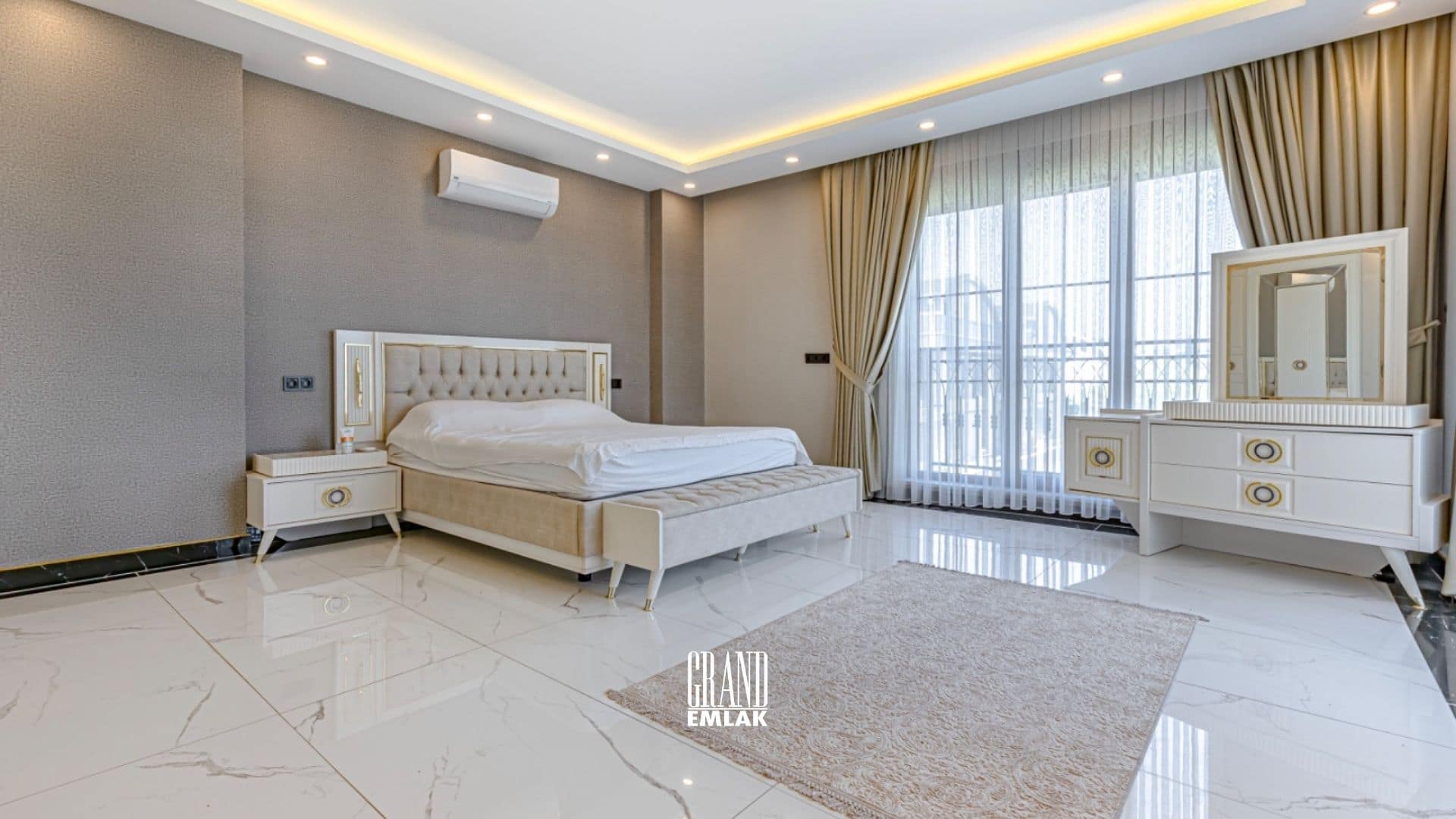 Belek’te 600 m² Köşe Parselde Özel Tasarımlı Satılık (45)