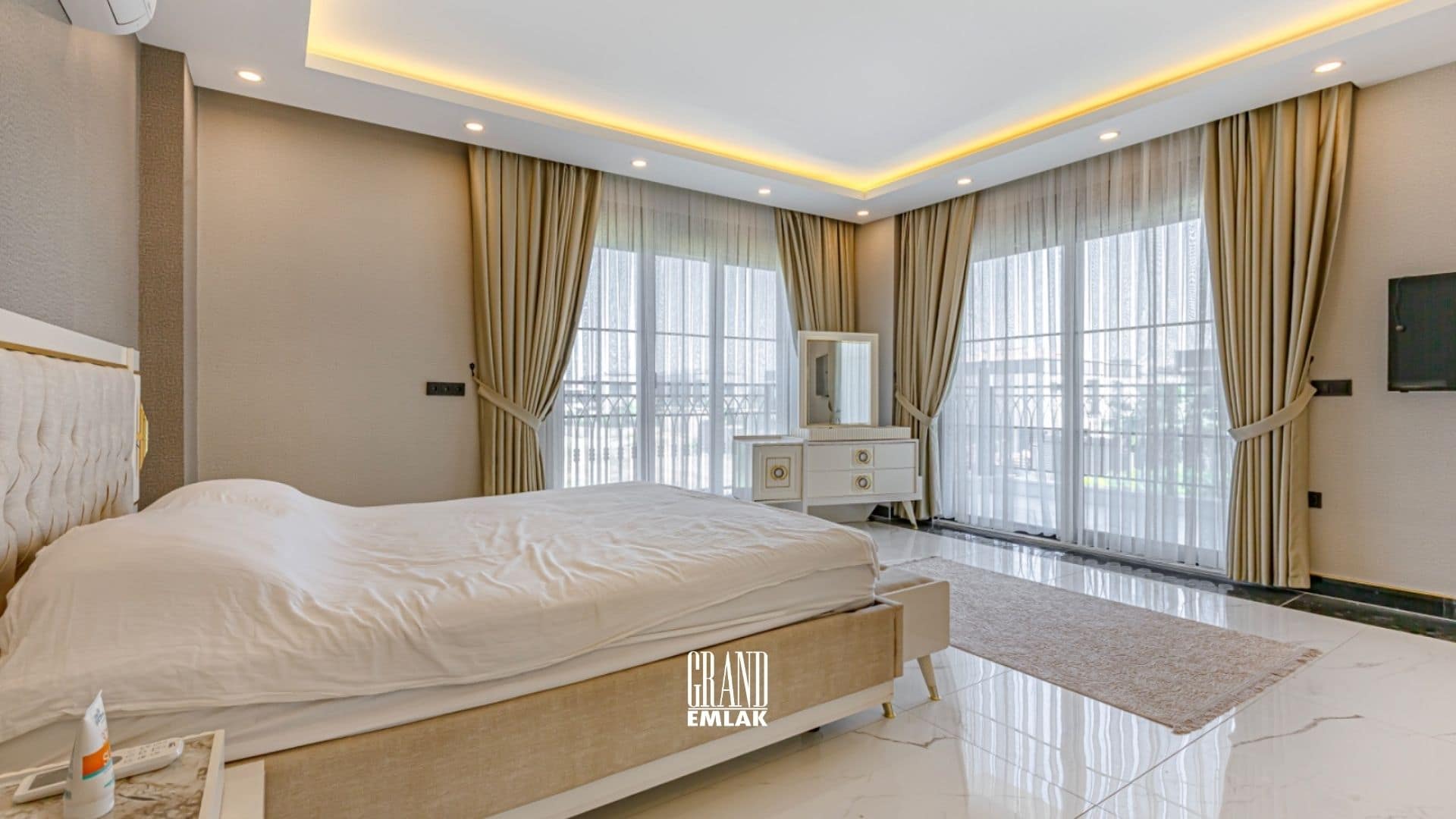 Belek’te 600 m² Köşe Parselde Özel Tasarımlı Satılık (47)