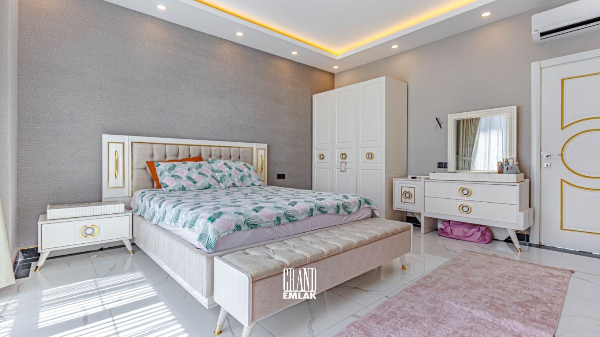 Belek’te 600 m² Köşe Parselde Özel Tasarımlı Satılık (54)