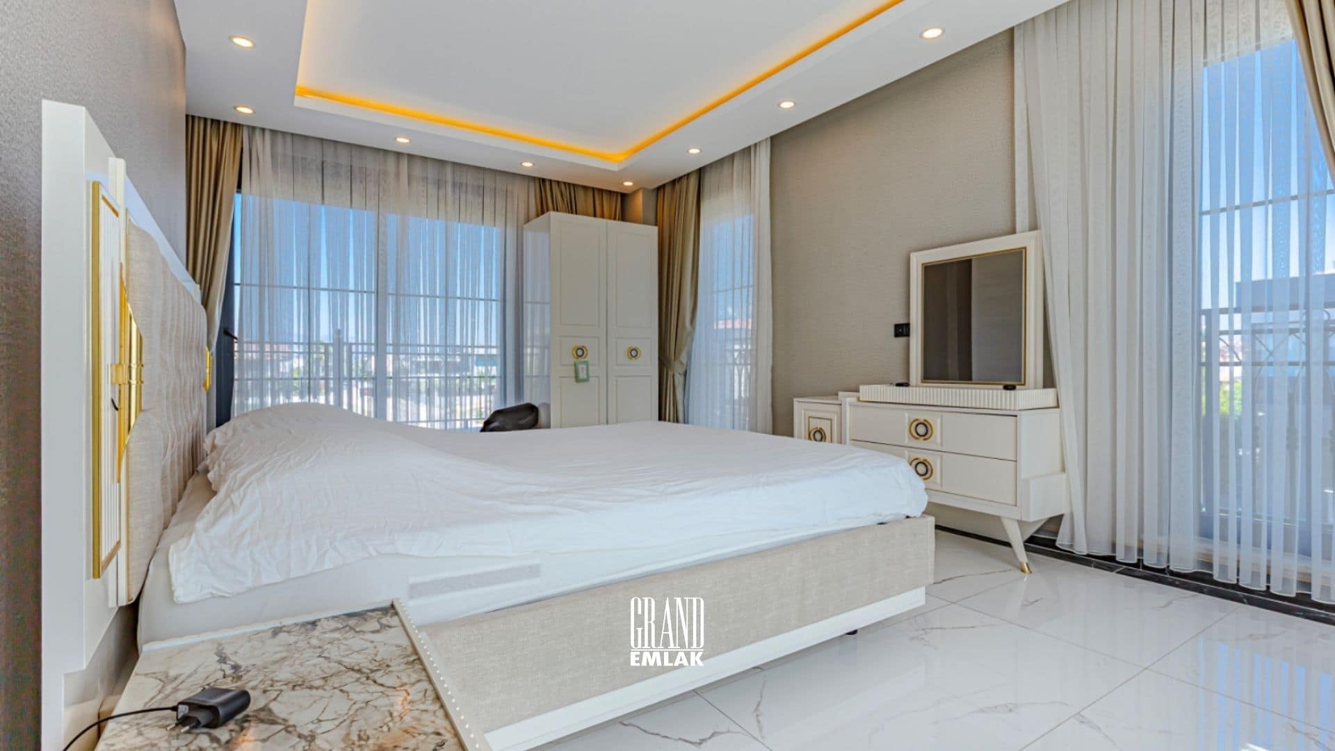Belek’te 600 m² Köşe Parselde Özel Tasarımlı Satılık (59)