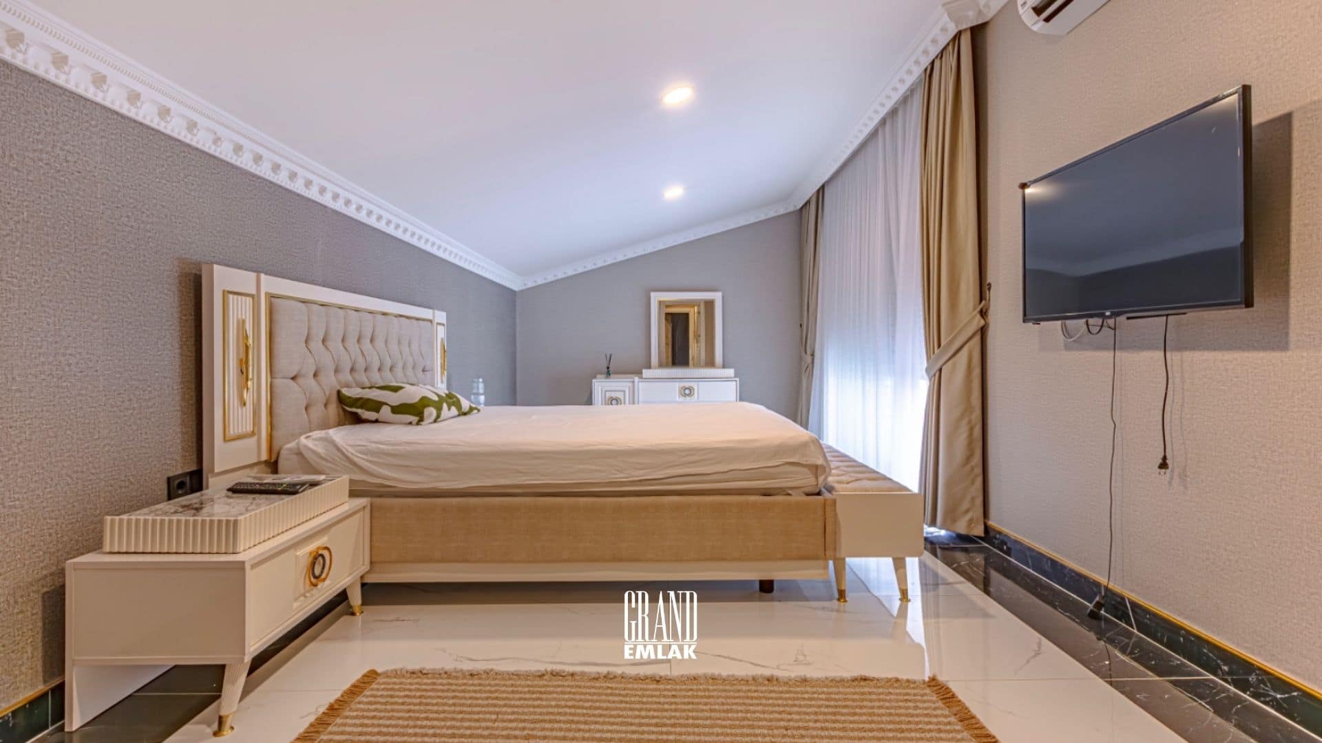 Belek’te 600 m² Köşe Parselde Özel Tasarımlı Satılık (62)