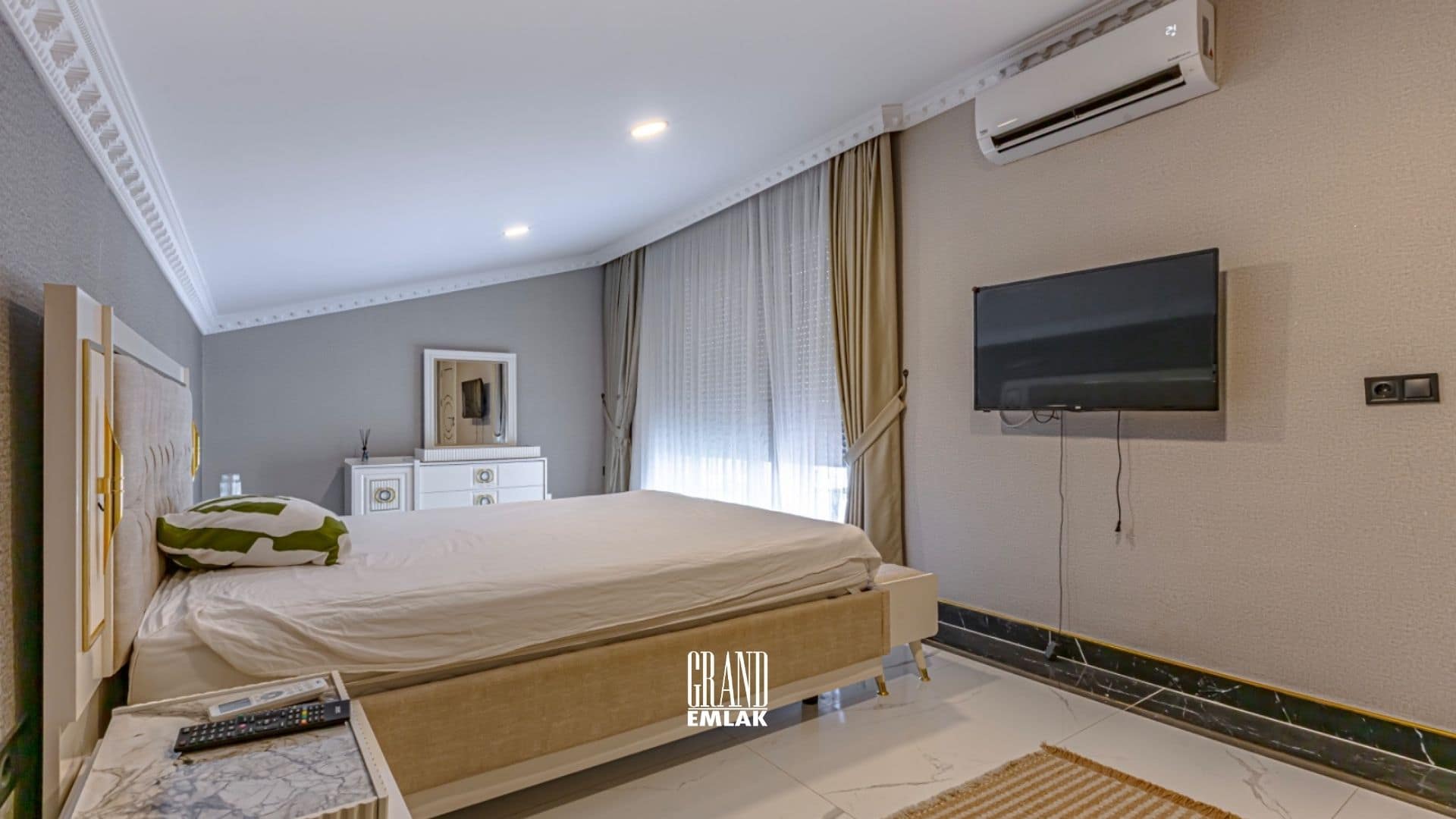 Belek’te 600 m² Köşe Parselde Özel Tasarımlı Satılık (63)
