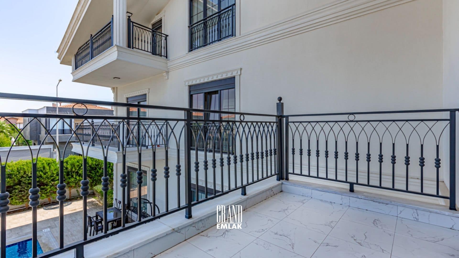 Belek’te 600 m² Köşe Parselde Özel Tasarımlı Satılık (75)