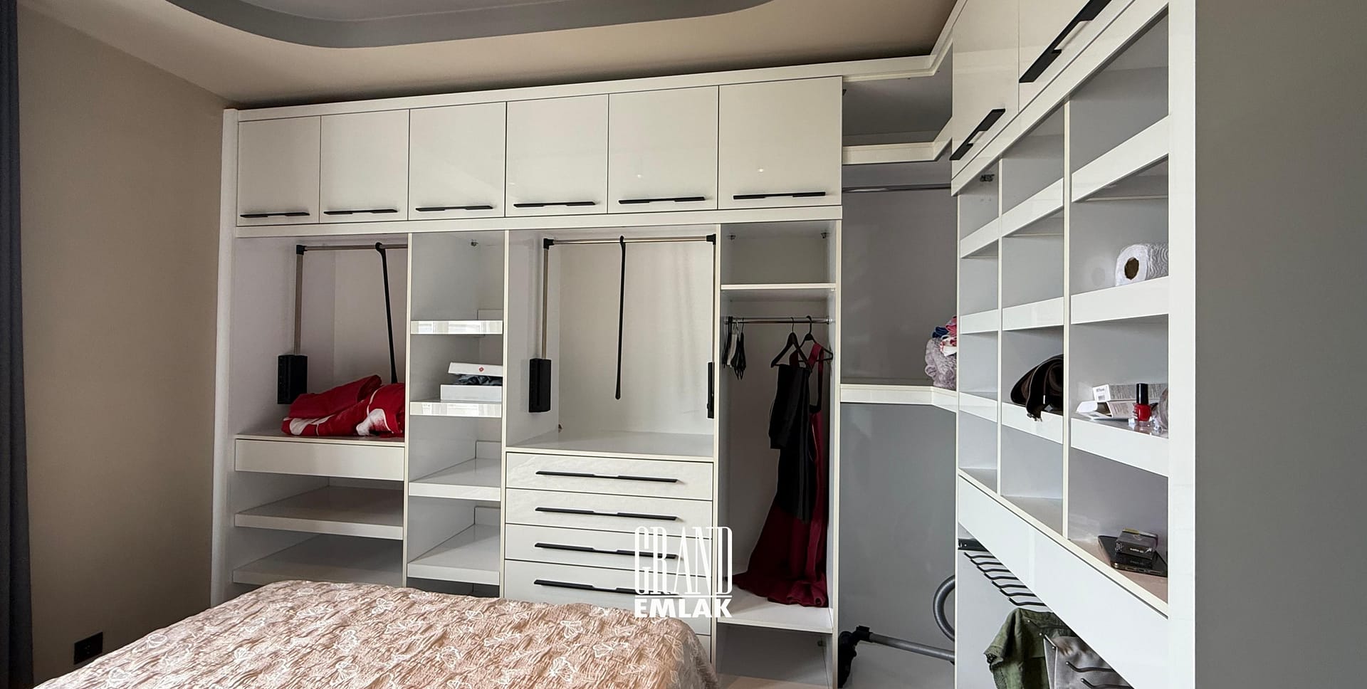 Kılıçarslan Sitesinde Denize Sıfır Lüks Eşyalı 12.Katta 3+1 Kiralık Daire (19)