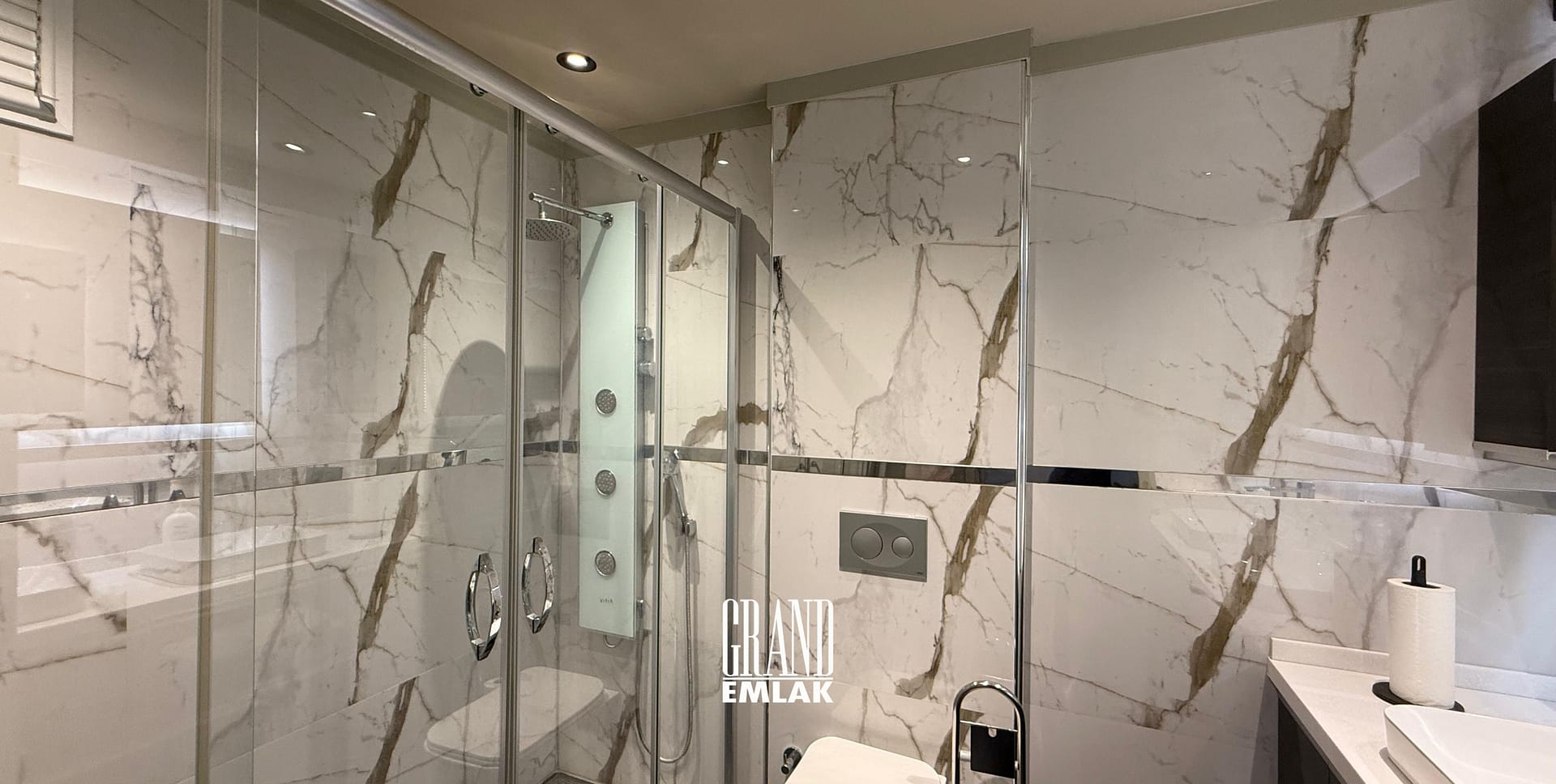 Kılıçarslan Sitesinde Denize Sıfır Lüks Eşyalı 12.Katta 3+1 Kiralık Daire (23)