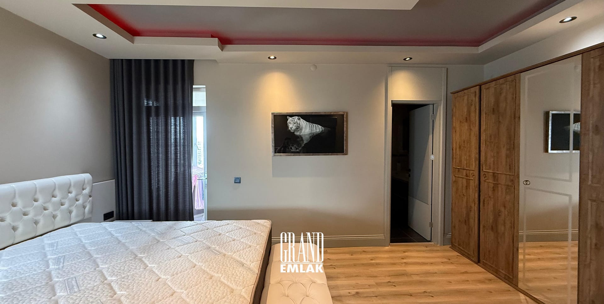 Kılıçarslan Sitesinde Denize Sıfır Lüks Eşyalı 12.Katta 3+1 Kiralık Daire (24)