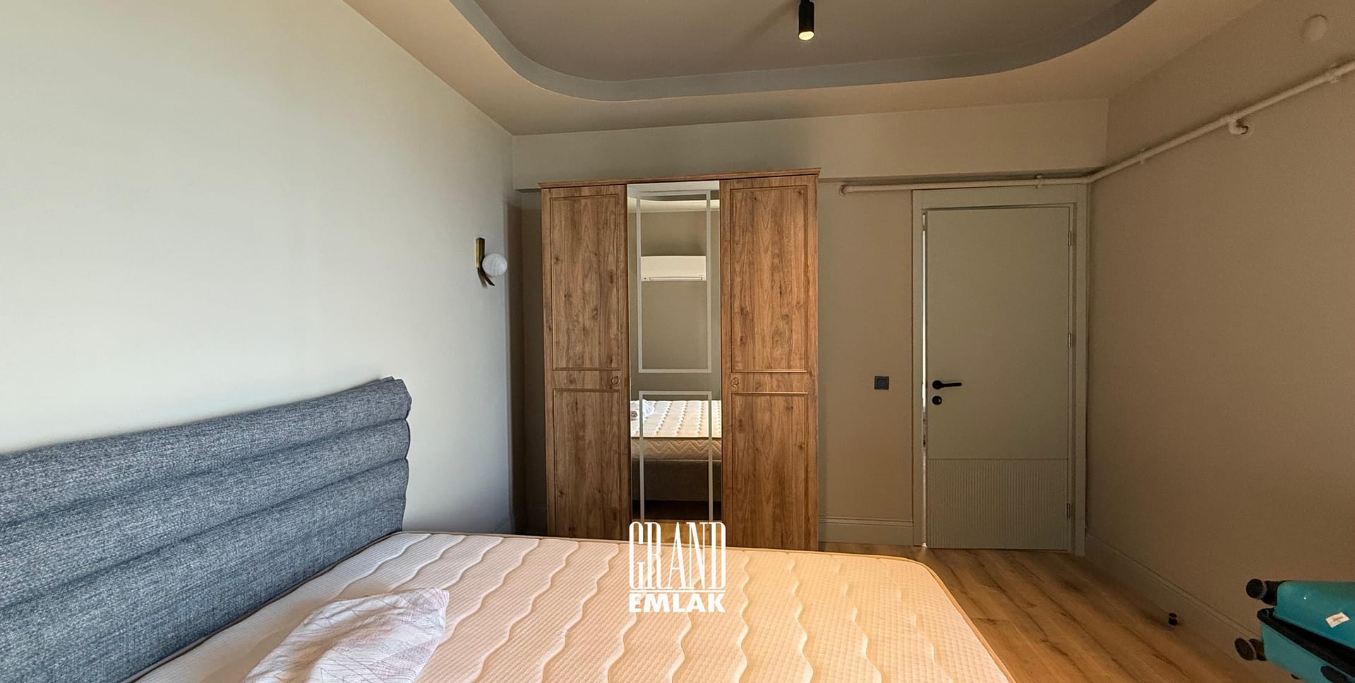 Kılıçarslan Sitesinde Denize Sıfır Lüks Eşyalı 12.Katta 3+1 Kiralık Daire (28)