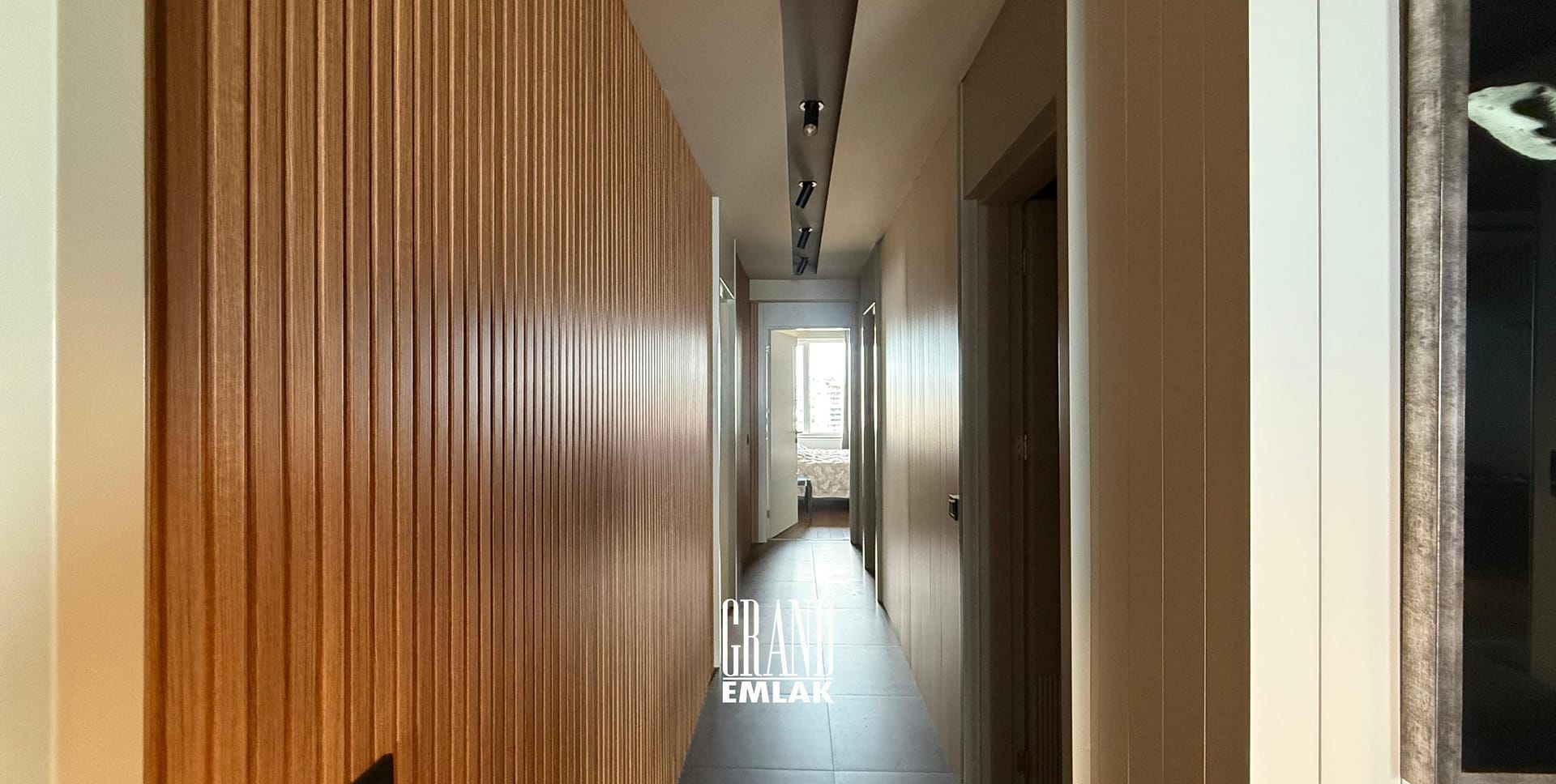 Kılıçarslan Sitesinde Denize Sıfır Lüks Eşyalı 12.Katta 3+1 Kiralık Daire (31)