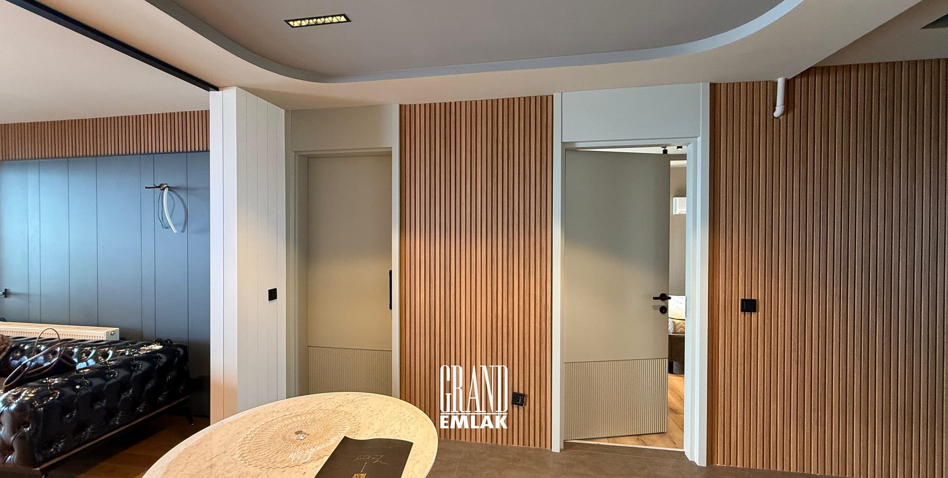 Kılıçarslan Sitesinde Denize Sıfır Lüks Eşyalı 12.Katta 3+1 Kiralık Daire (33)