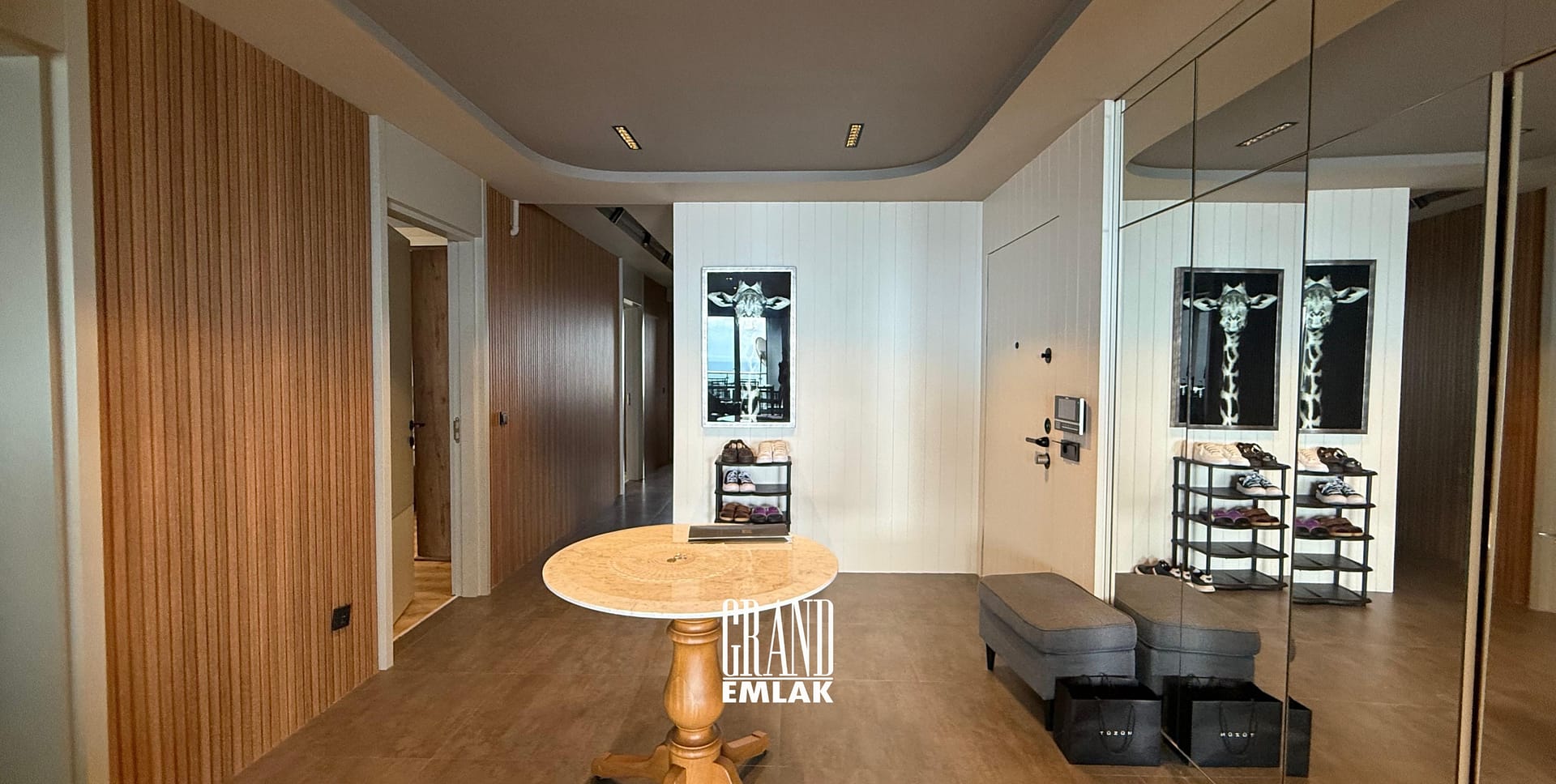 Kılıçarslan Sitesinde Denize Sıfır Lüks Eşyalı 12.Katta 3+1 Kiralık Daire (35)