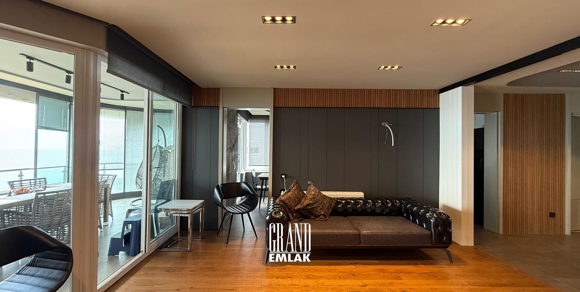 Kılıçarslan Sitesinde Denize Sıfır Lüks Eşyalı 12.Katta 3+1 Kiralık Daire (7)